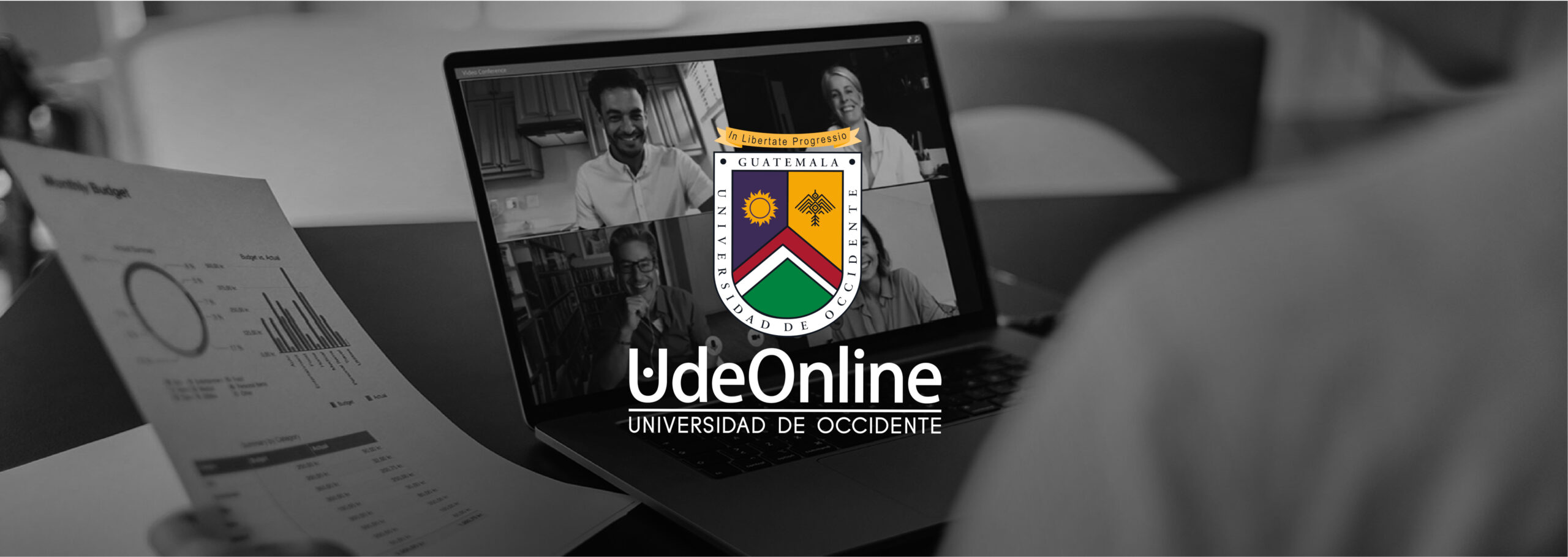 Interior de la Biblioteca UDEO en Quetzaltenango (Xela), Guatemala