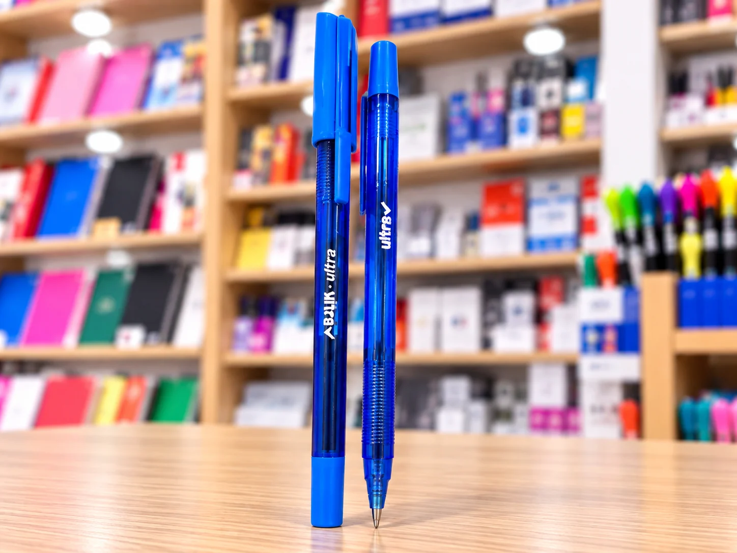 Lapiceros bolik ultra medio Azul x unidad