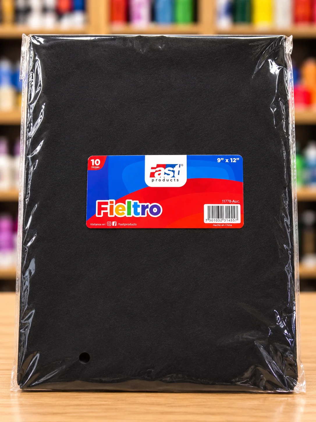 Paquete de fieltro negro con etiqueta colorida